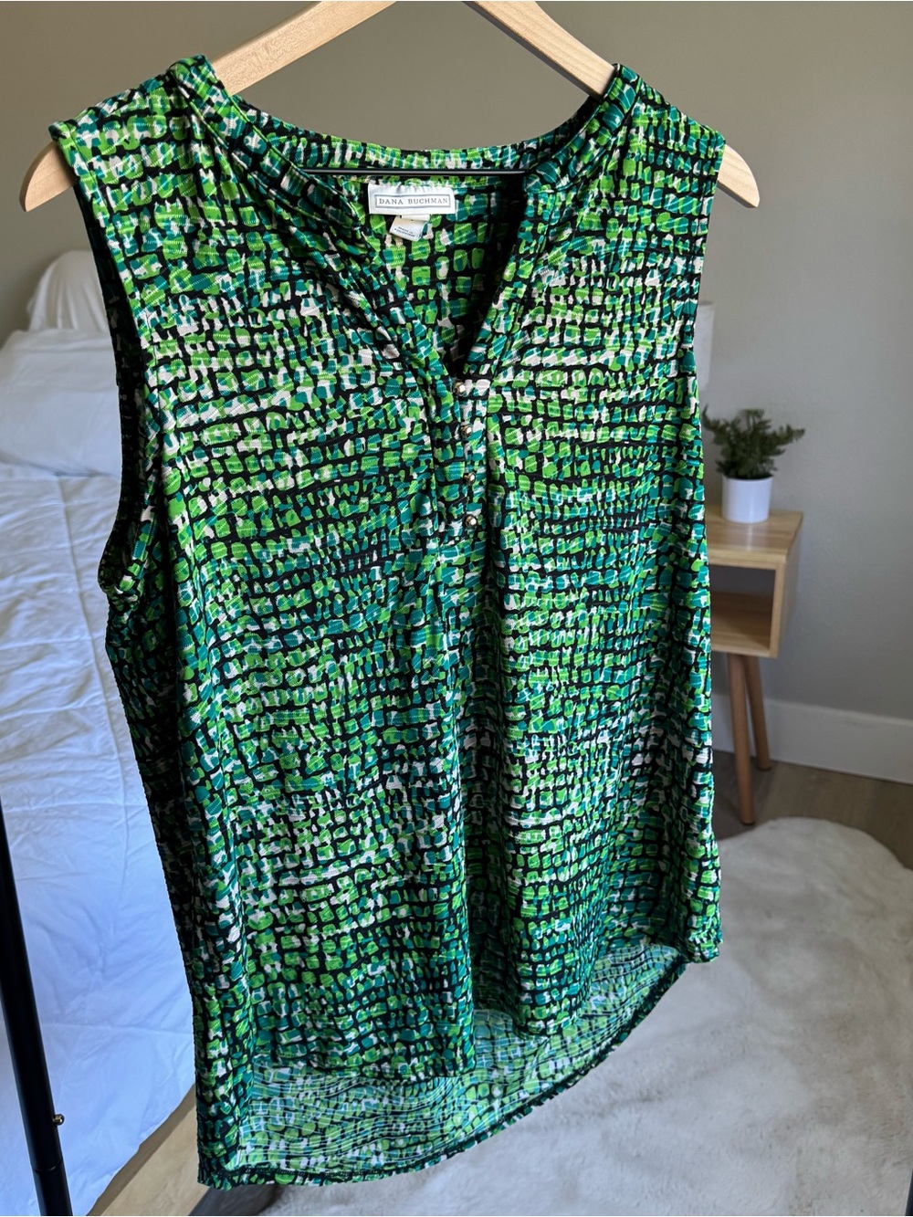 Dana Buchman Green Patterned Sleeveless Camisole